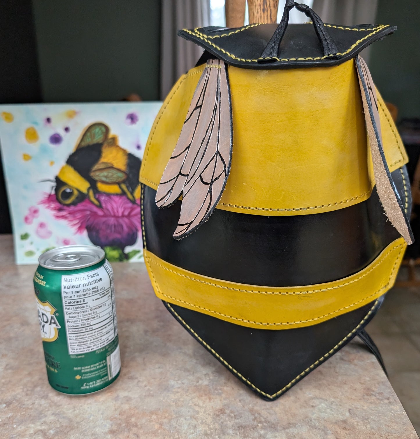 HANDMADE LEATHER BEE CROSSBODY PURSE (Full Grain)