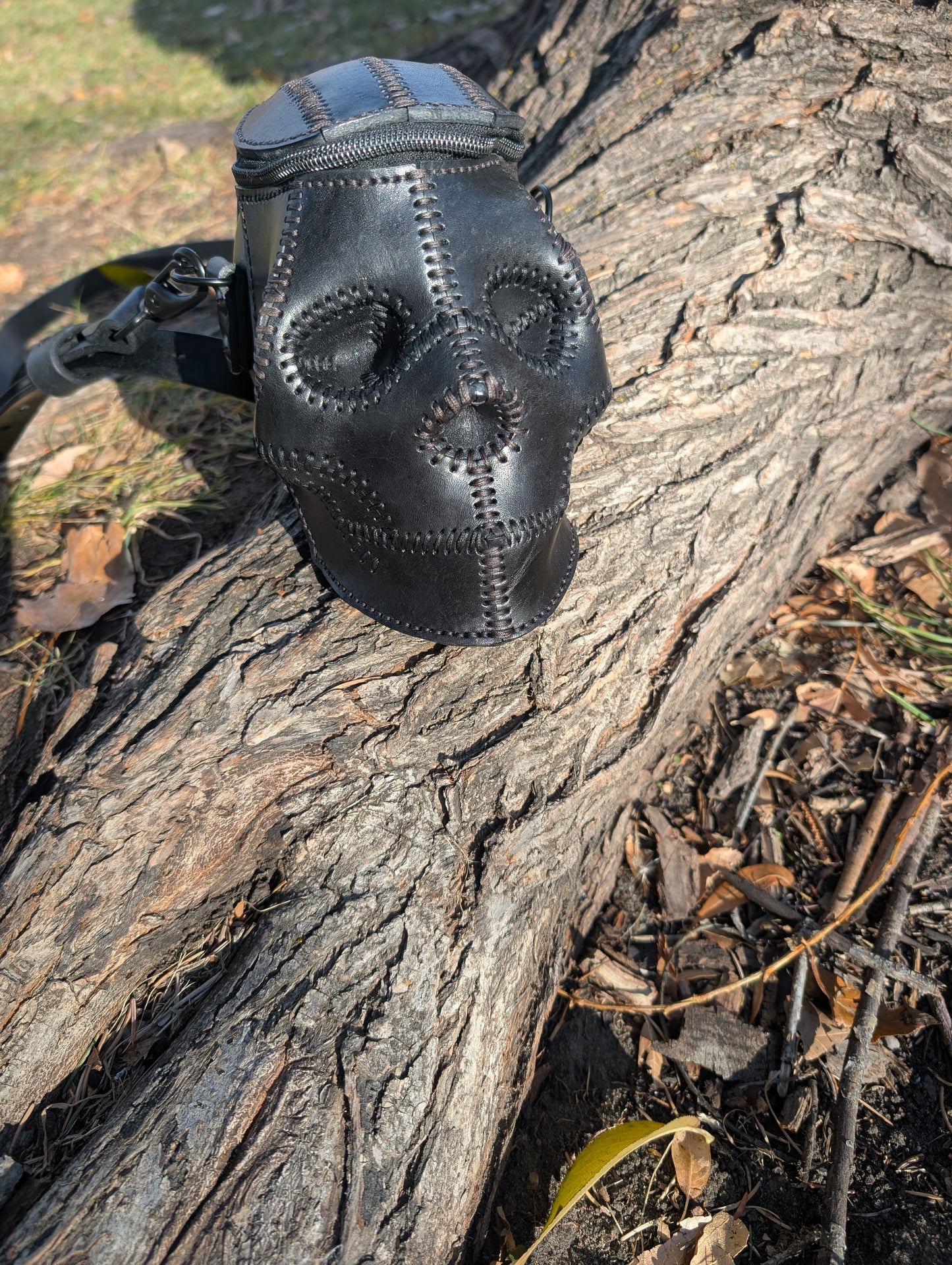 Handmade Leather Skull Shaped Crossbody Purse - Full Grain Leather - Handcrafted in Canada 🇨🇦