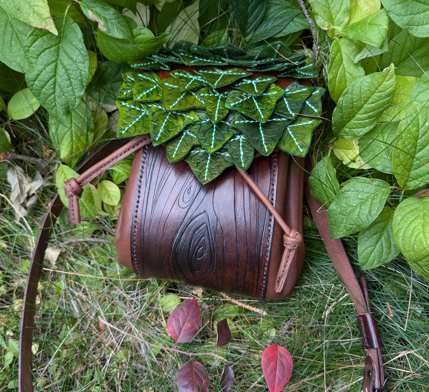 🌿Handmade Leather Forest Sprite Drawstring Crossbody Bag🌿