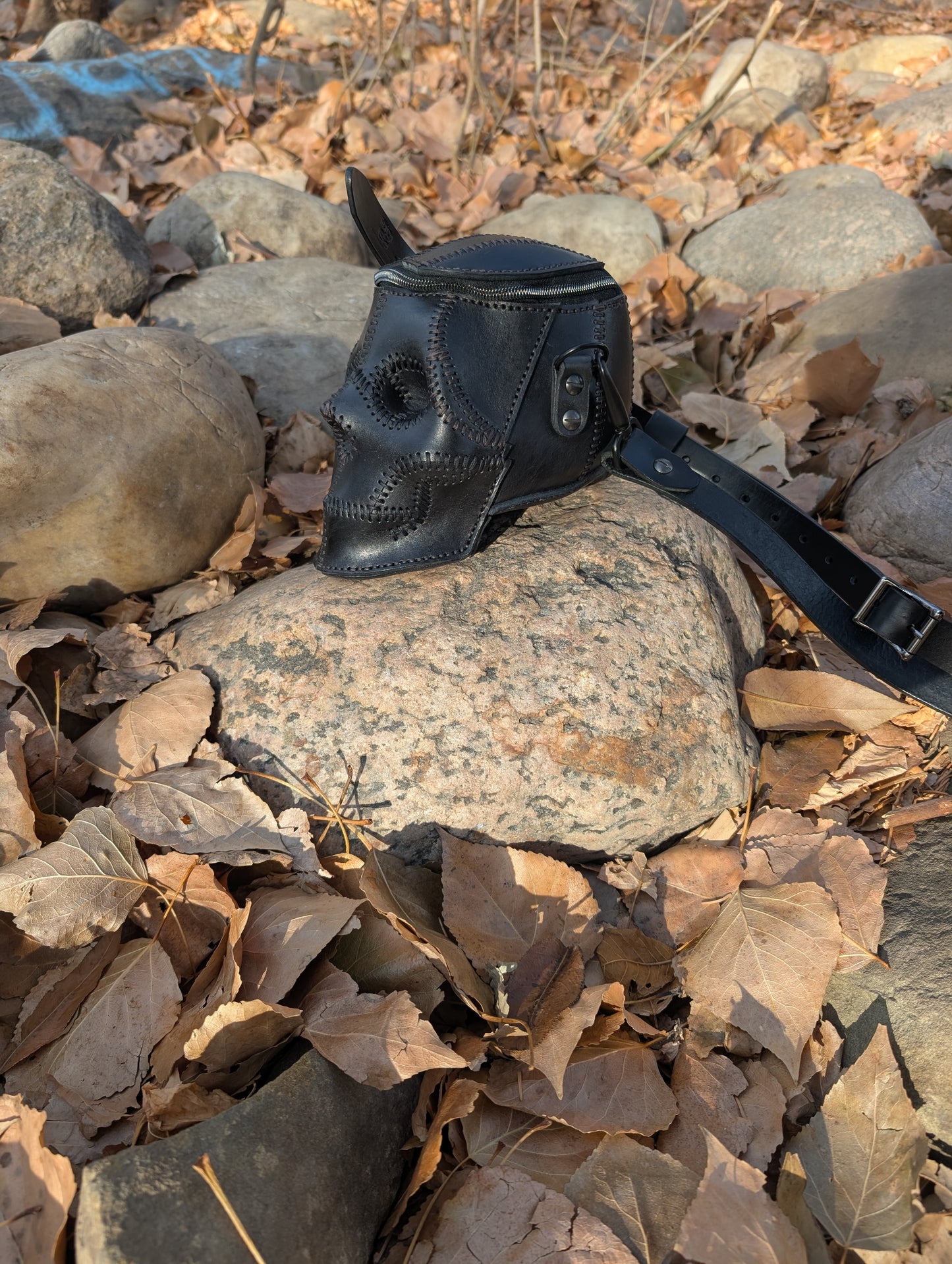 Handmade Leather Skull Shaped Crossbody Purse - Full Grain Leather - Handcrafted in Canada 🇨🇦
