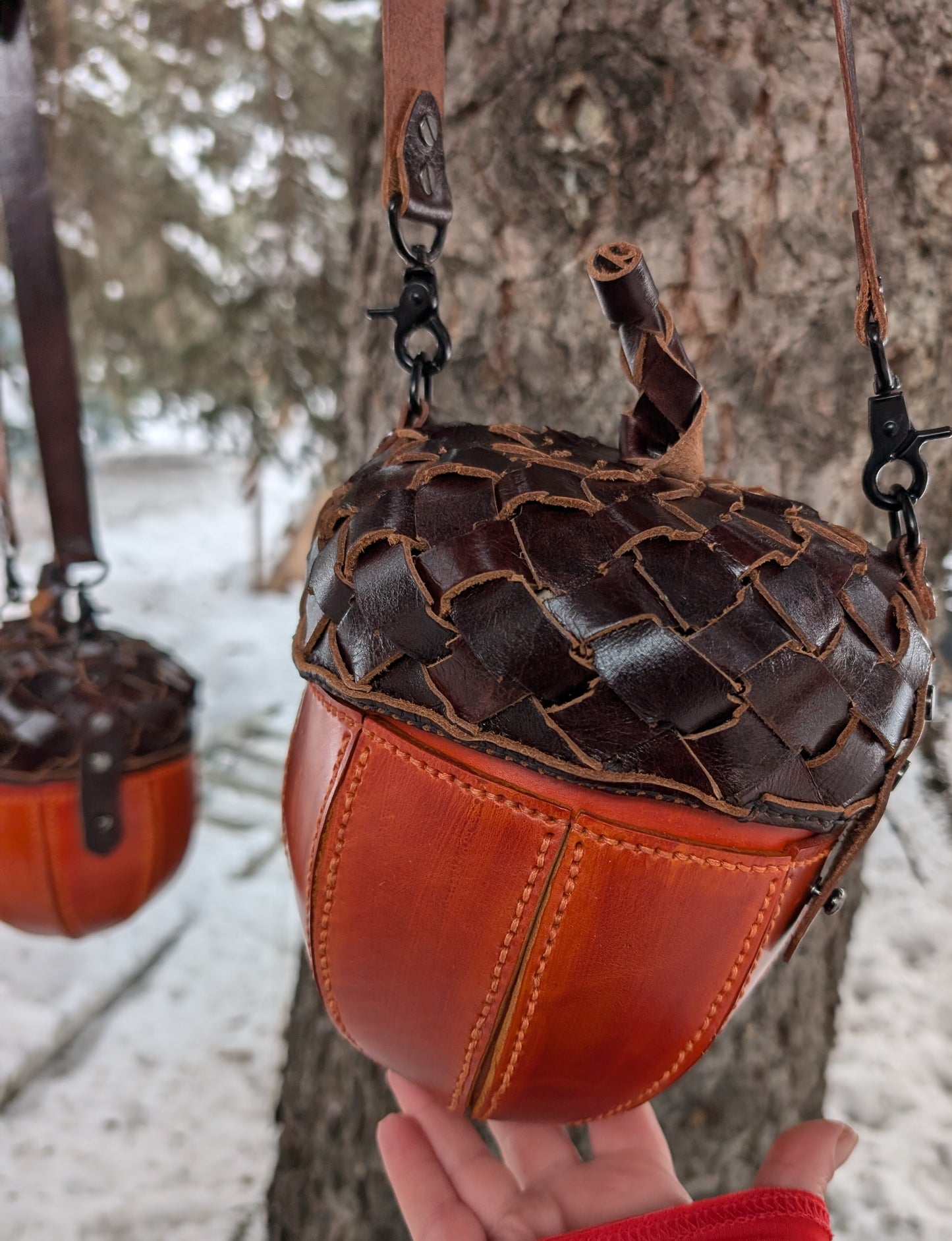 🌰🌰HANDMADE LEATHER WEAVE-CAP ACORN CROSSBODY BAG (Full grain and Top grain)🌰🌰