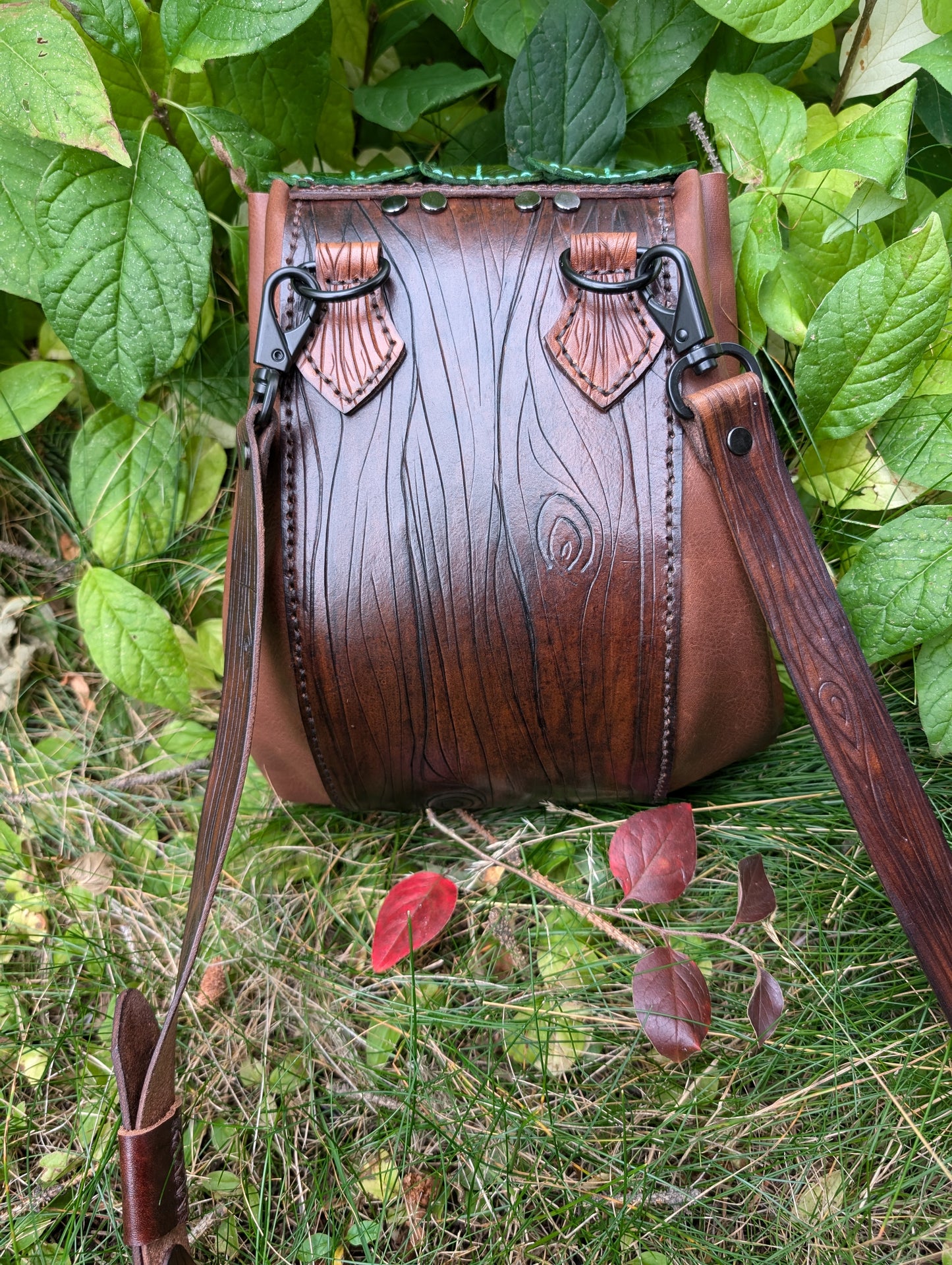 🌿Handmade Leather Forest Sprite Drawstring Crossbody Bag🌿