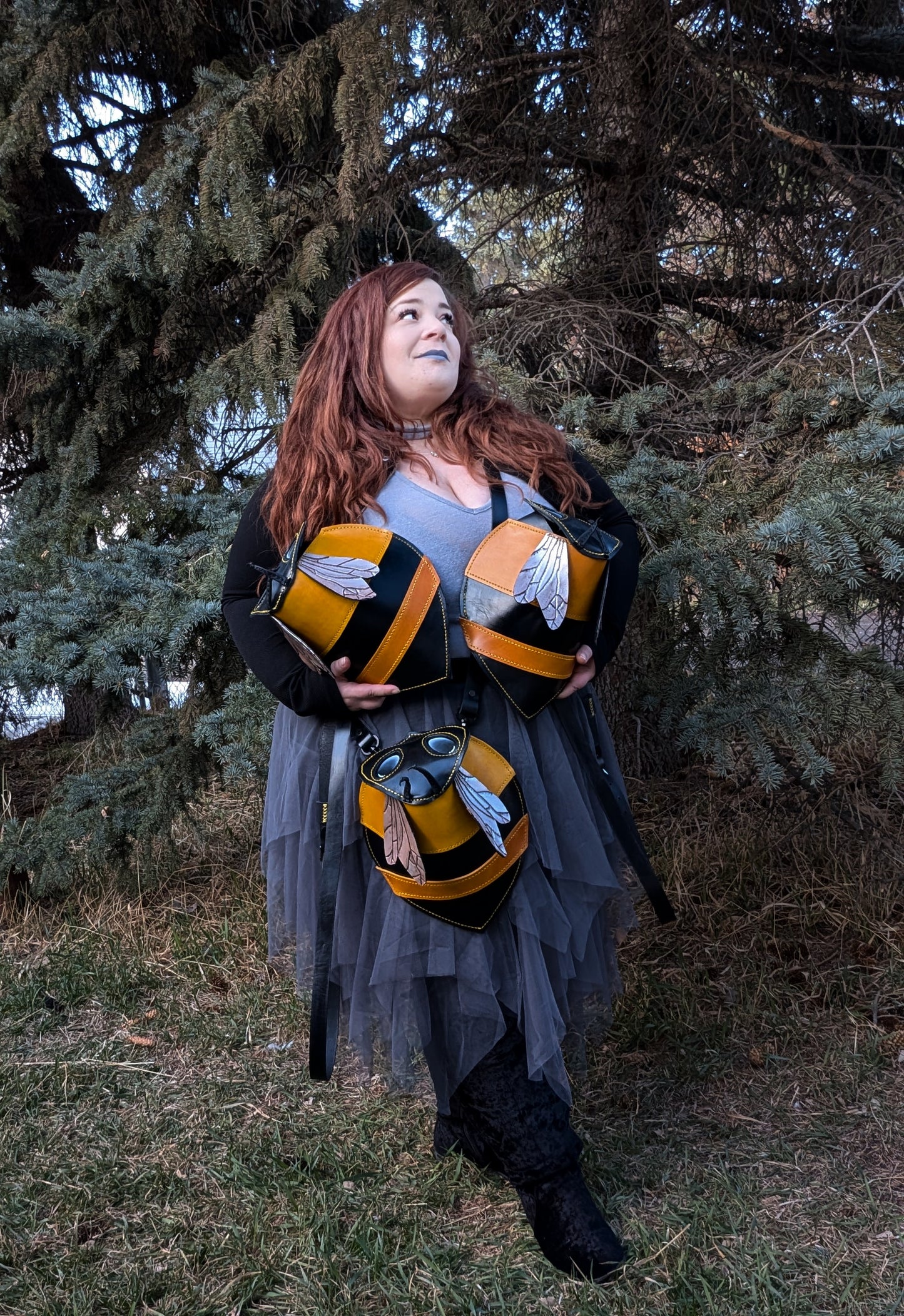 HANDMADE LEATHER BEE CROSSBODY PURSE (Full Grain)