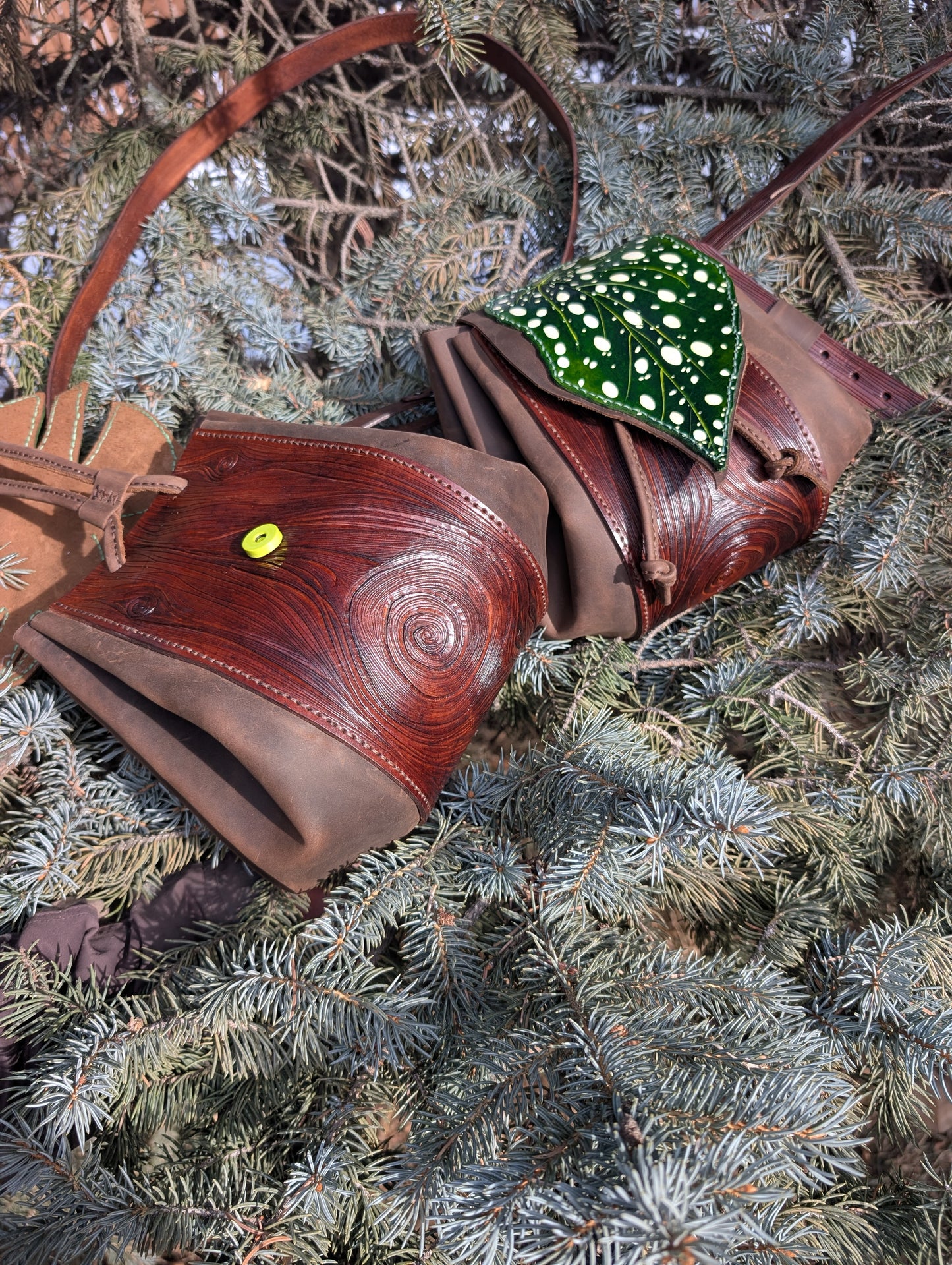 Handmade Leather Begonia Maculata Leaf Crossbody Purse (Full Grain & Tooled Wood Grain) - Handmade in Canada